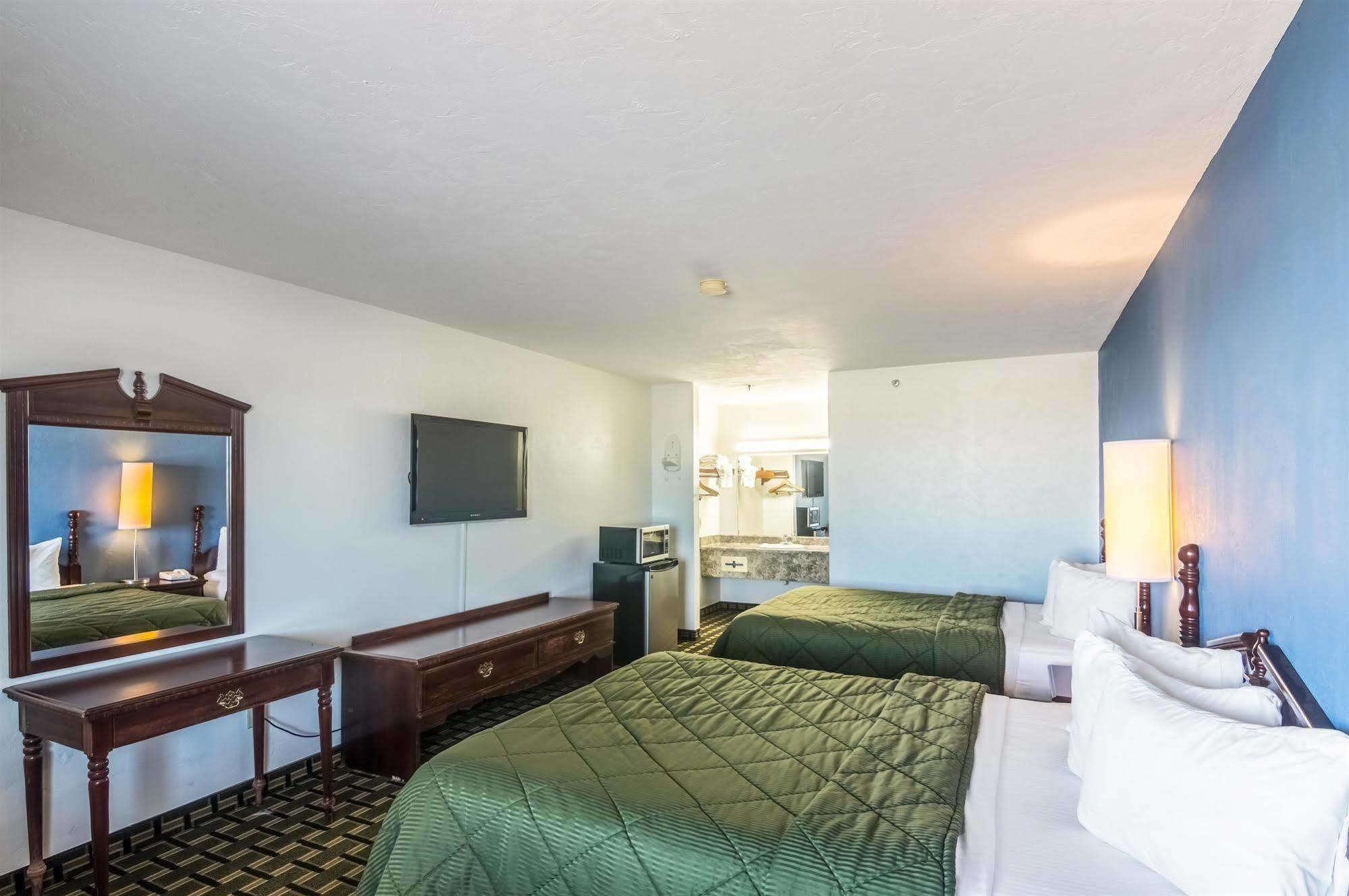 Motel 6 Erick Exterior photo